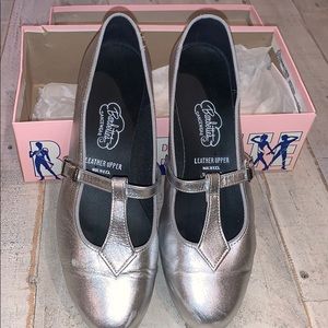 Silver dance shoes 💃 🩰